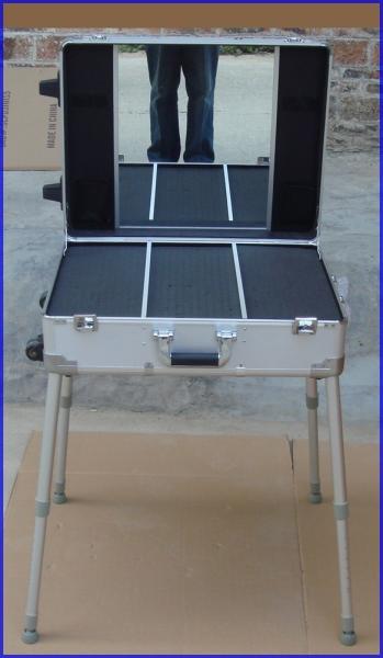 Aluminum Makeup Case with Mirror and Legs KLMSY670-500-205
