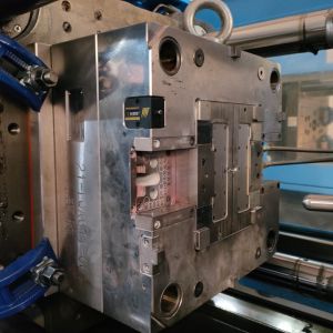 1,2311 инжекционный метод литья высокой точности POM пластиковый