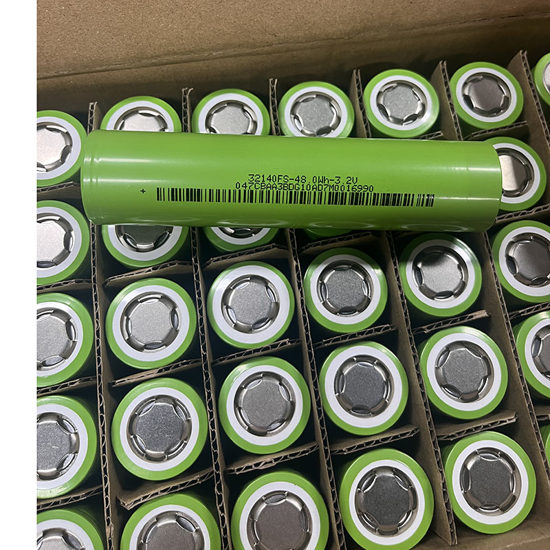 BAK32140FS-48 LifePO4 15Ah 3.2V Rechargeable Cylindrical Lithium Ion Battery Cell