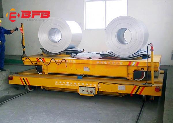 O reboque bonde Railway da cama lisa para a folha de aço bobina a manipulação com V-quadro