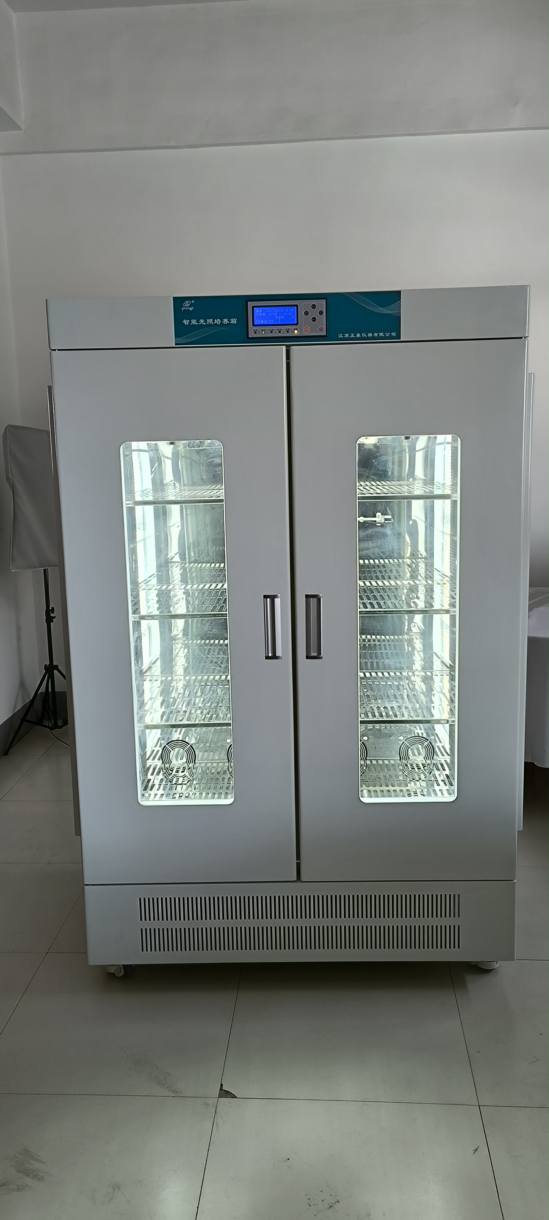 SPX-G SERIES  Illuminated Incubator for Tissue Culture & Microbiology - Precision Control, 0-9999 Min Timer