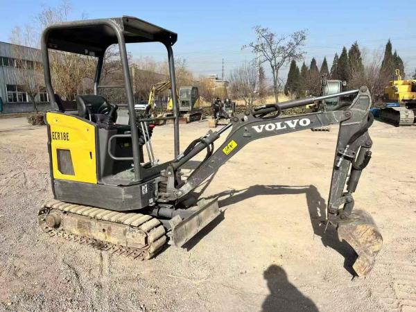 Excavateur mini Volvo EC18 d'occasion 2020 920hrs Importation française