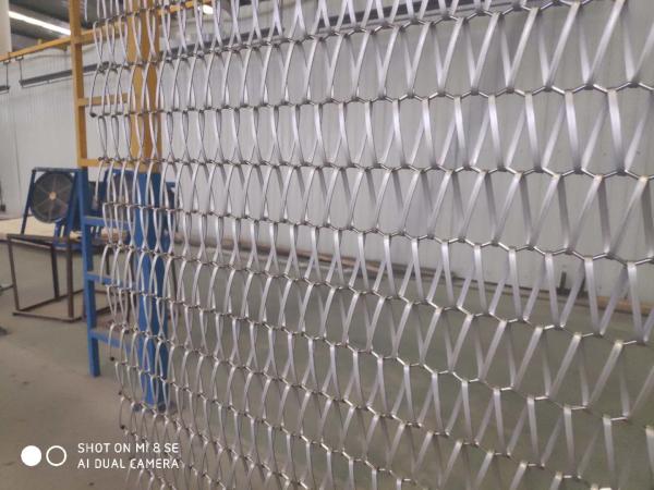 Maille architecturale personnalisée en acier inoxydable pour façade et plafond