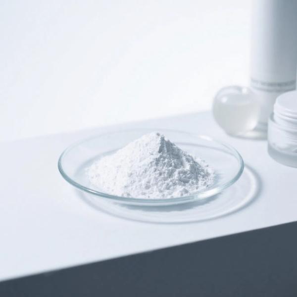 L'inclusion de la coenzyme Q10 complète l'ingrédient incontournable pour les effets anti-âge et blanchissant