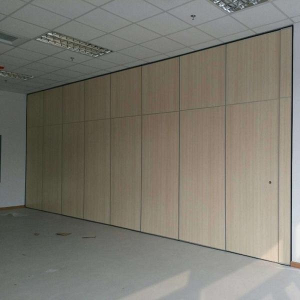 Pared de división movible plegable de madera insonora directa de la oficina de la fábrica para el hotel