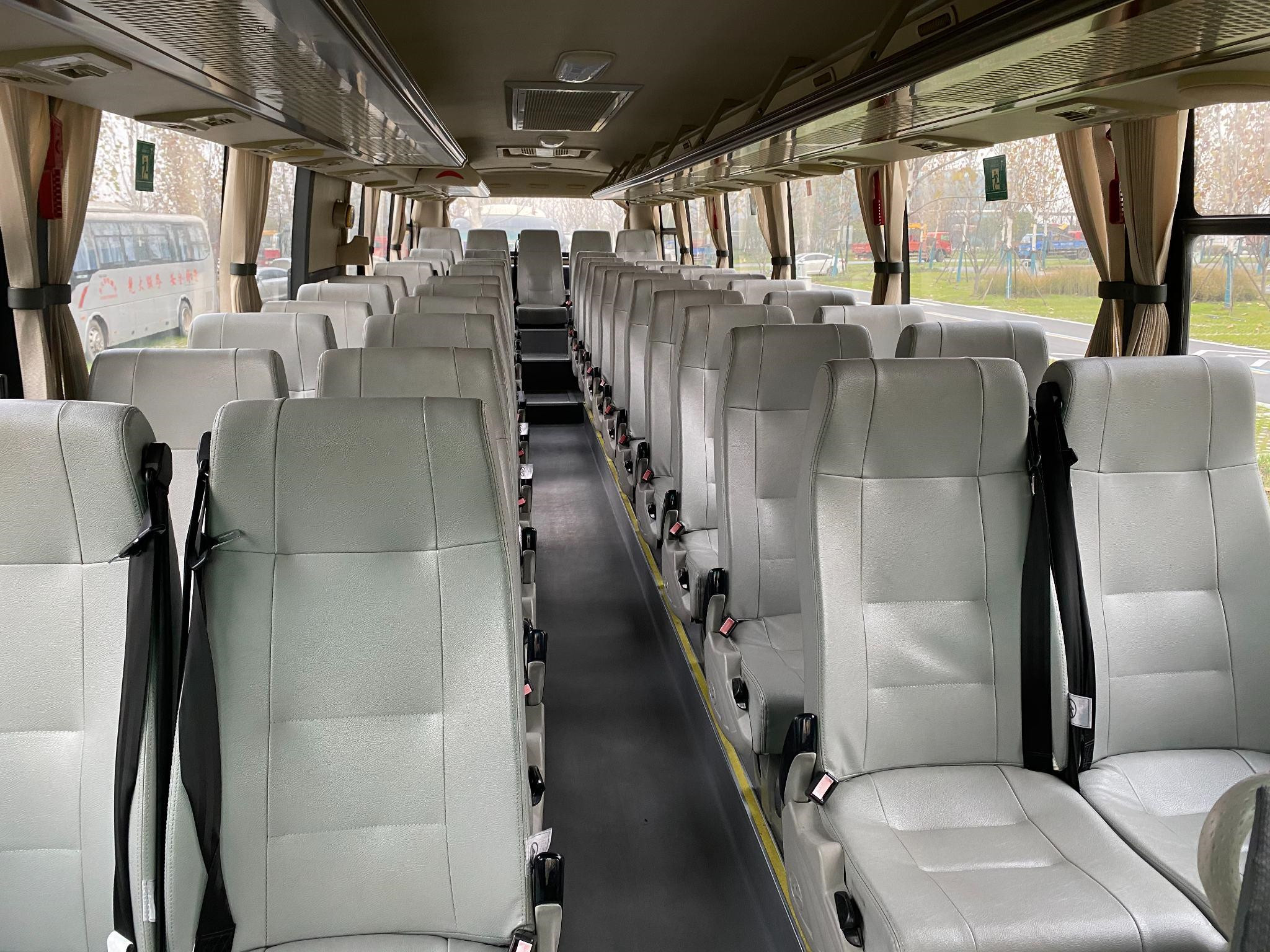 Используемый план 49 автобуса 2+2 церков до автобус 51 Seater с местами AC кожаными тренирует автобусы