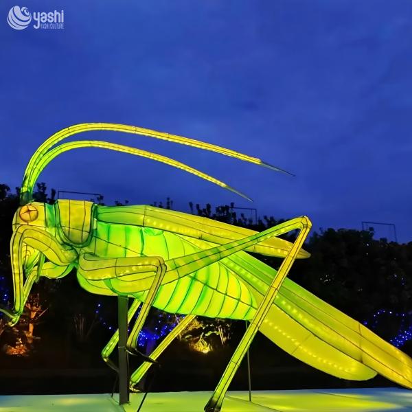 Custom Giant Grasshopper Insect Zigong Lantern, Large Bug LED Light Sculpture, Waterproof Outdoor Park & Zoo Festival Light Installation
