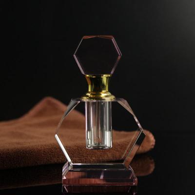 Botella de perfume de cristal rosa de 6 ml con diseño grabado