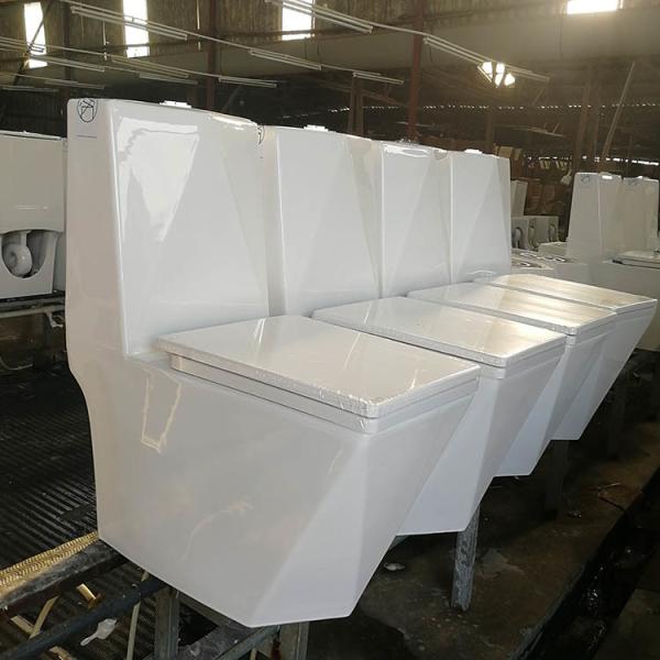 Sanitary Ware White Bathroom Ceramic Toilet Bowl Diamond Shape Floor Mounted Washdown One Piece Wc Toilets