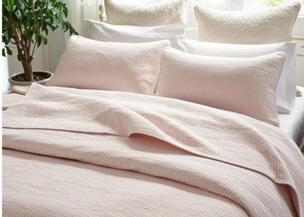 Cotton / Polyester Full Size Quilt 3 Quilting Styles Color / Patten Customized