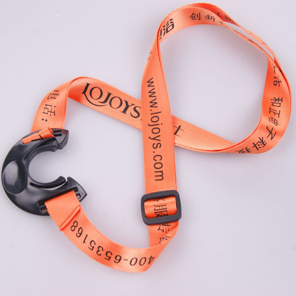 The sports lanyards for bottled water or bottled drinks come with plastic bottle neck fasteners Lanyards&Wristbands