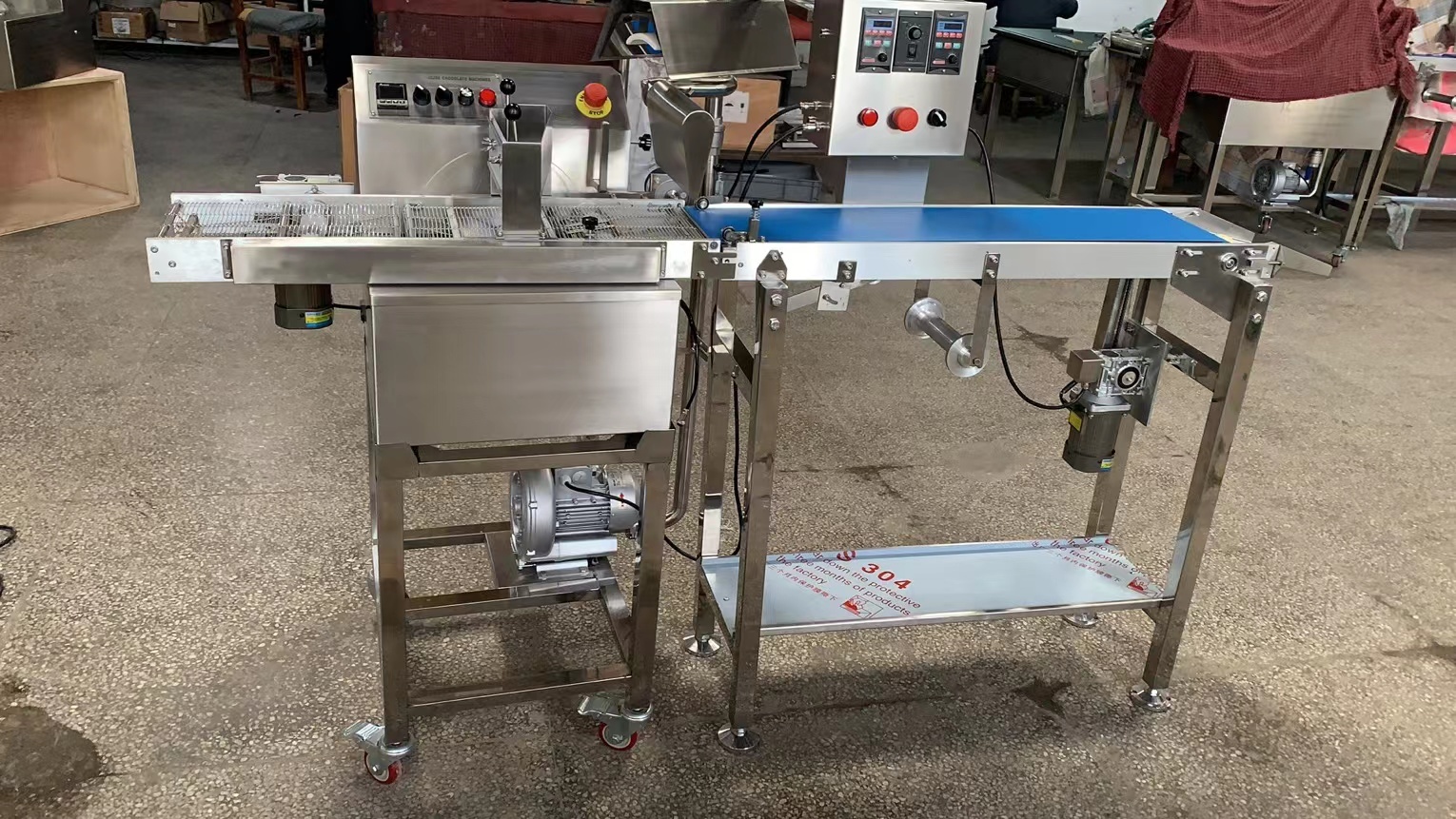Small-Scale Chocolate Coating Machine with 304 Stainless Steel Construction, 5-15 KG/Hour Capacity, and Food Grade Materials