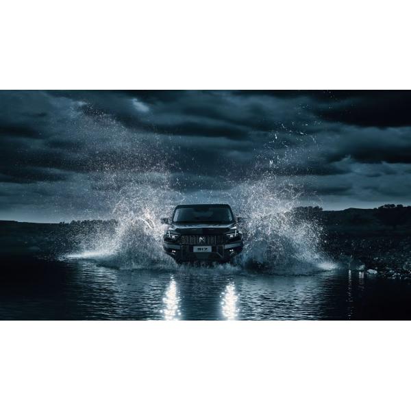 Chinese SUV Cars Dongfeng M-hero 917 High Horsepower Buggy with 1088 Horsepower PHEV EV and 142.7kWh Battery Capacity