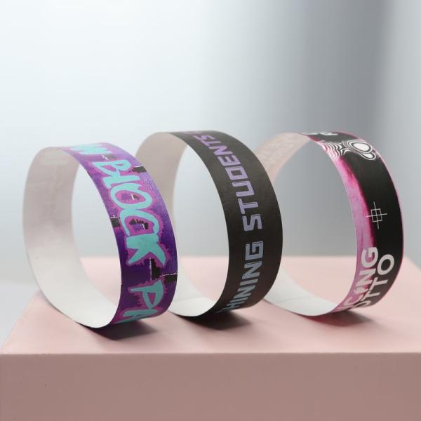 Полноцветный пользовательский логотип Tyvek Повязки безопасности Последовательное нумерация Штрих-коды Различные цвета