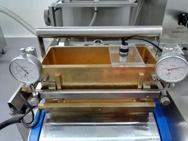 Type machine de remplissage de capsule de Softgel, machine de laboratoire de capsule de Softgel pour des gels/sérums