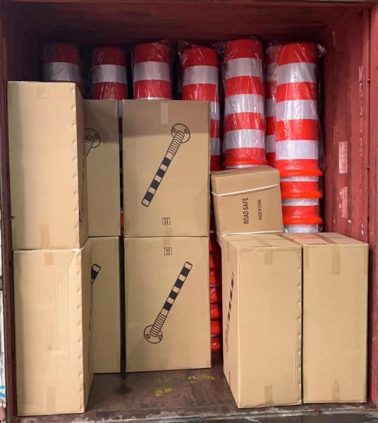 2024 Road Safety Anti-Collision Bucket  PE Traffic Barrier Drum With Rubber Base