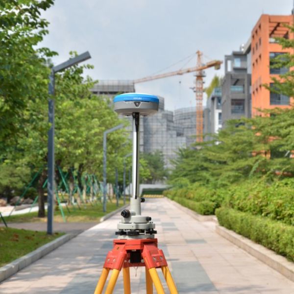 1mm Accuracy Gnss Rtk Surveying GPS Receiver For Accurate Geospatial Data Collection