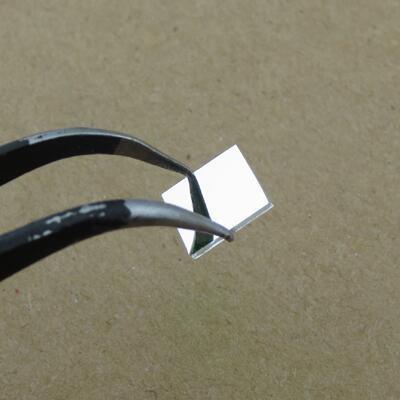 690nm narrow band IR pass filter, Red 690nm IR-Cut filter square size 8*8*0.3mm