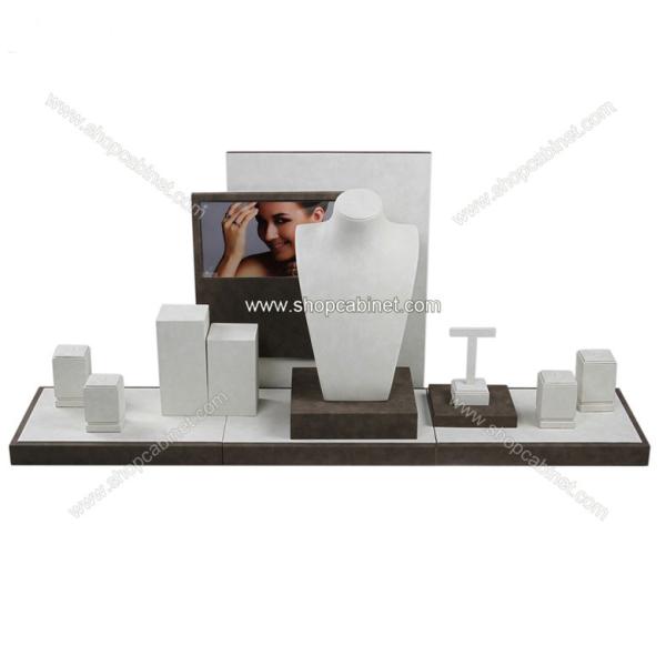 Modern jewelry showcase for jewelry display props