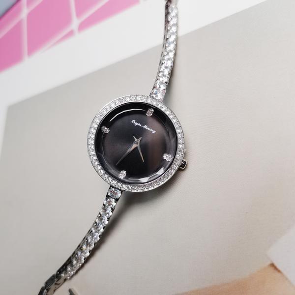 Luxury Stainless Steel Jewelry 26mm Small Quartz Bracelet Watch Fashion Zircon Shell