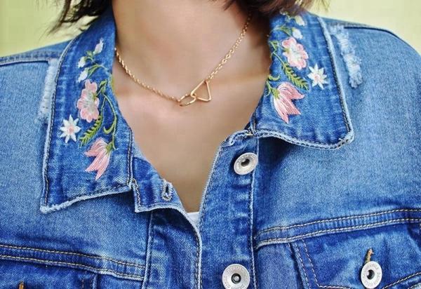Fancy Embroidery Jeans Coat For Women , Stretch Ladies Blue Denim Jacket