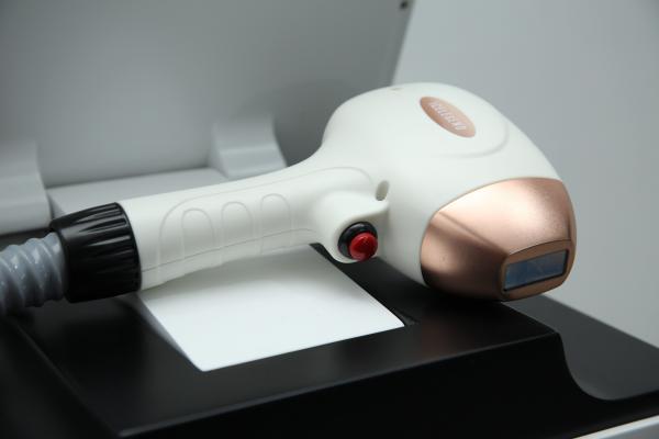 1-200J/CM2 Diode Laser Hair Machine 4 Wavelengths Pain Free Hair Removal Machine For Spa