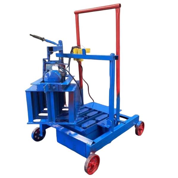 Good Hollow Block Making Machine for Concrete Clay Voltage 380V Weight KG 200 kg