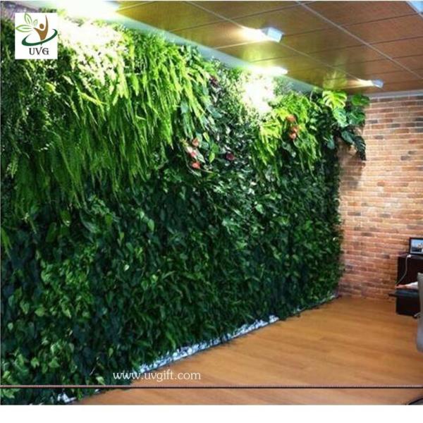 UVG GRW021 Fake vertical garden in plastic artificial plants for indoor and outdoor wall decoration
