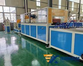 Máquina composta plástica de madeira automática da extrusão do GV