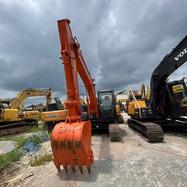 Hitachi ZX130 Heavy Industrial Equipment Used Construction Vehicles Excavator 13 Ton
