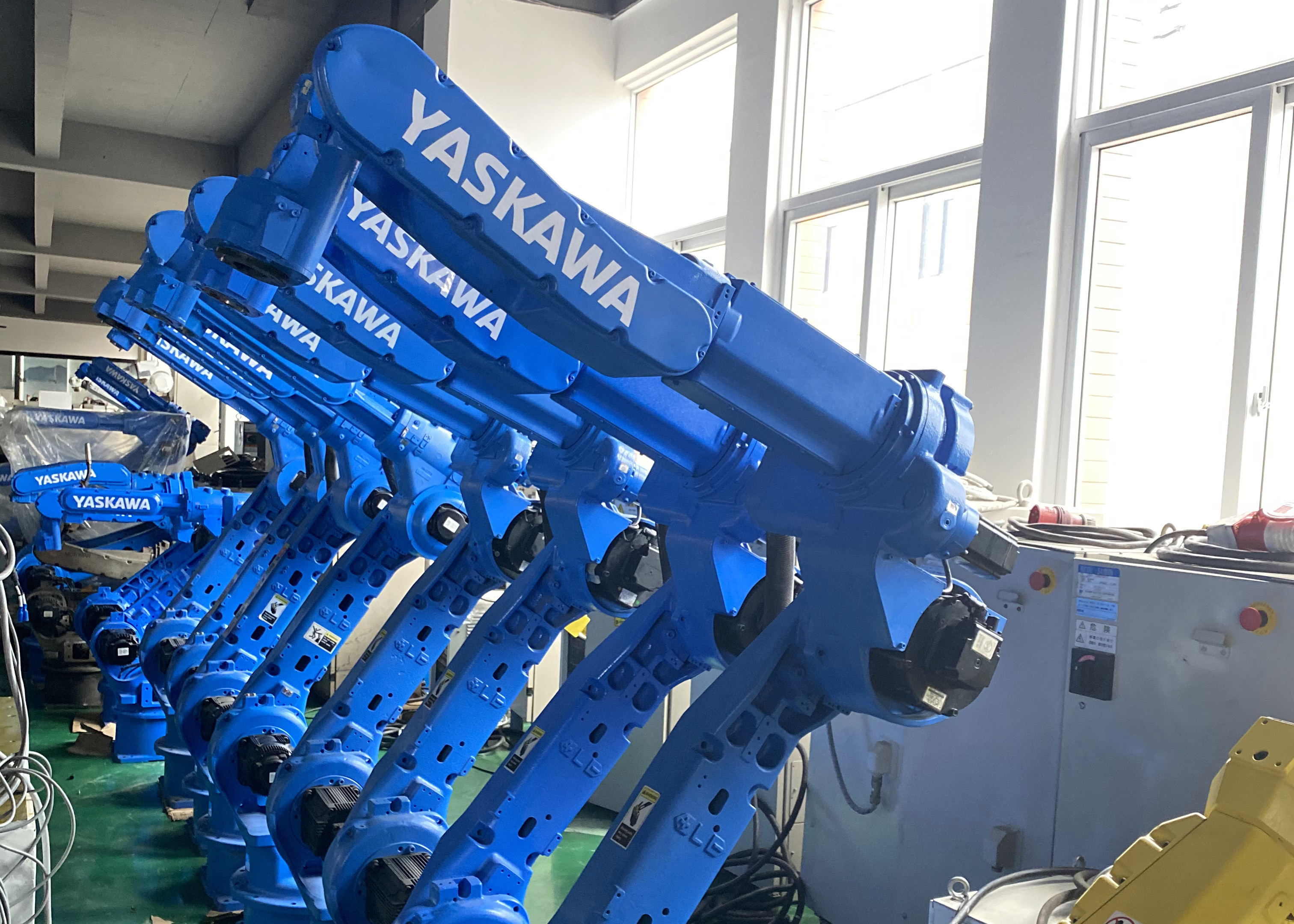 Ось 7 использовала сваривая выбор Yaskawa MA1900 промышленные и робот места