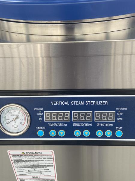 Autoclave à vapeur verticale en acier inoxydable durable de 35L avec ouverture rapide