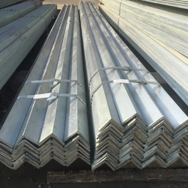 Barra de ângulo de aço galvanizada mergulhada quente do ferro galvanizado dos perfis 3-24mm
