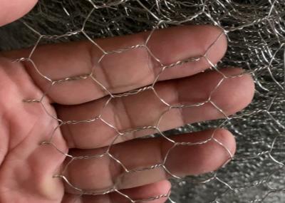 Resistente à ferrugem Zinco revestido de malha de fio hexagonal fácil de instalar Hex Wire Netting Shrink Film Pack