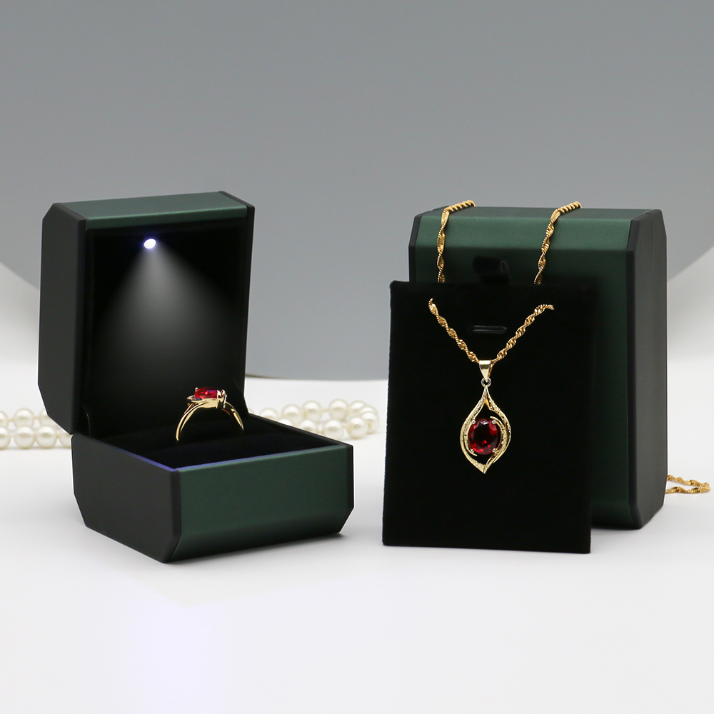 White Plastic LED Light Jewelry Box Set Fashionable Elegant Led Necklace Box For Wedding