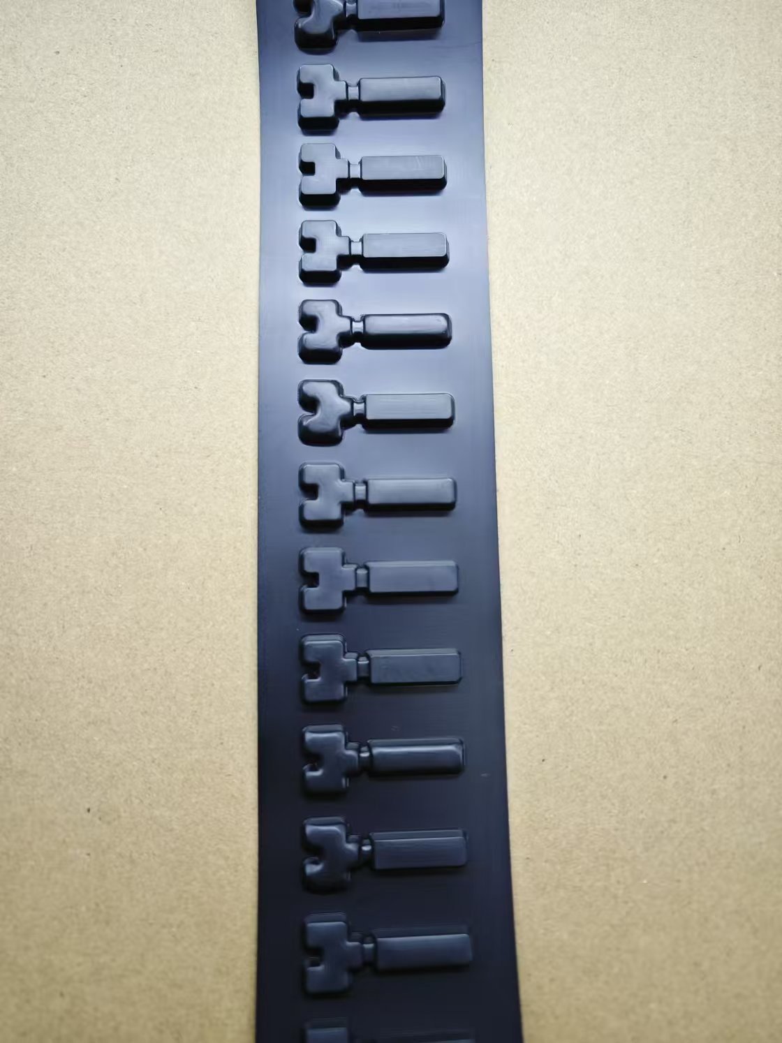 8mm Tenacious Carrier Tape with Plastic Reel for Efficient Logistics Shipping Packaging & Printing Product