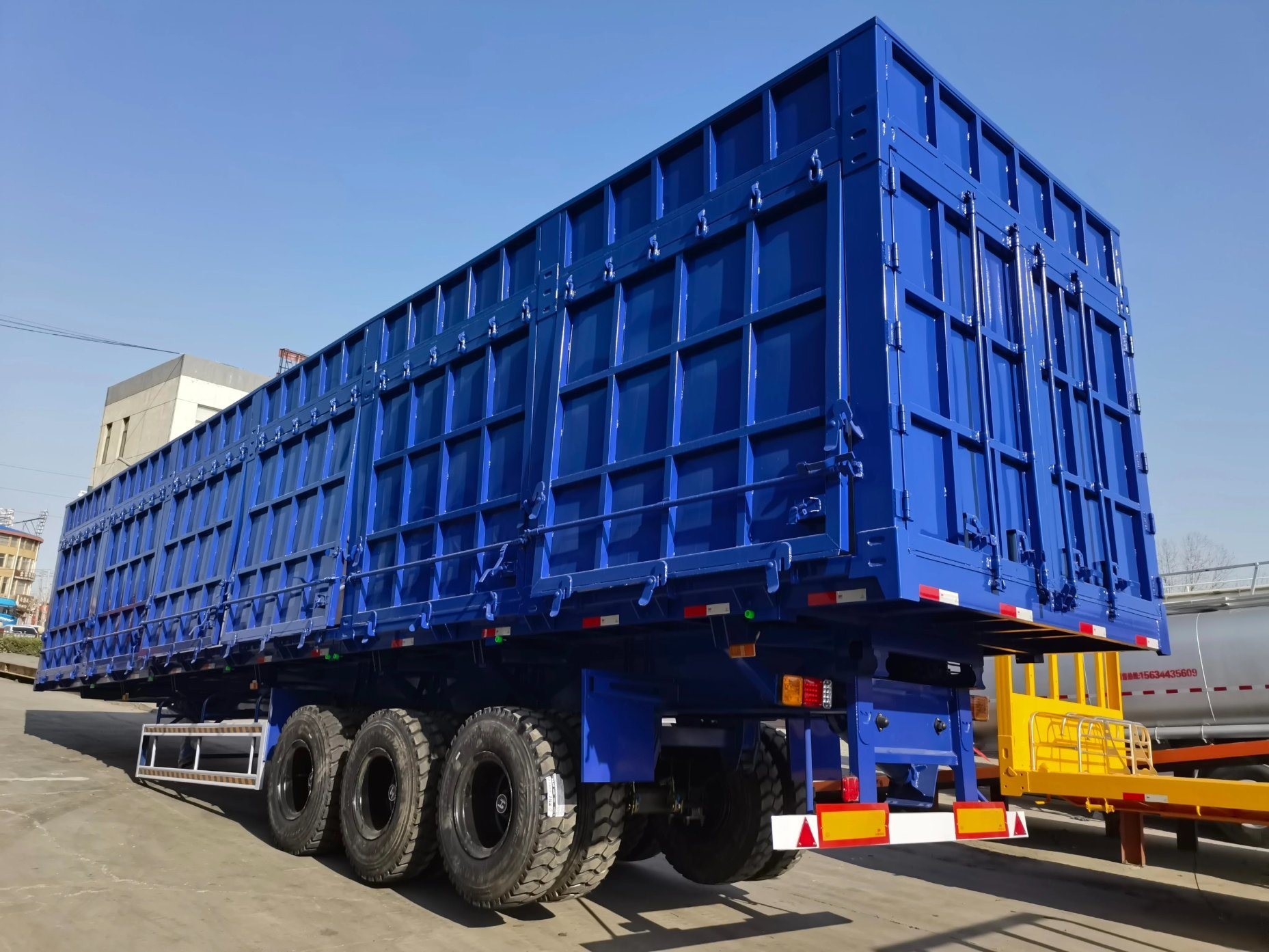3-Axis 40-100 Tons Box Semi-Trailer Not Self-dumping 1 Year After-sales Service
