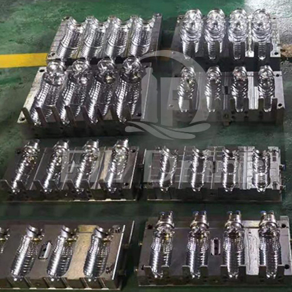 4 Cavity 1500BPH Semi Automatic PET Blow Molding Machine With PLC Screen