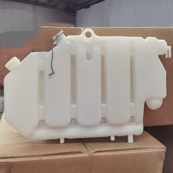 WG9112530333 Expansion Tank Sinotruk Howo Truck Spare