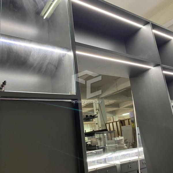 Gabinete del escaparate de la exhibición del museo de la CAPA