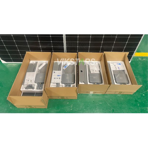 200W 300W 400W 500W Classsic Aluminum Solar Street Lights For Village Yard Outdoor