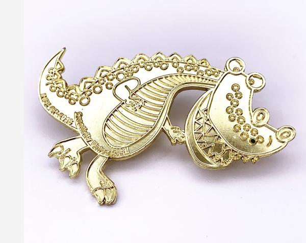 Custom Logo Craft  personalized lapel pins Gift Metal Plated brass lapel pins
