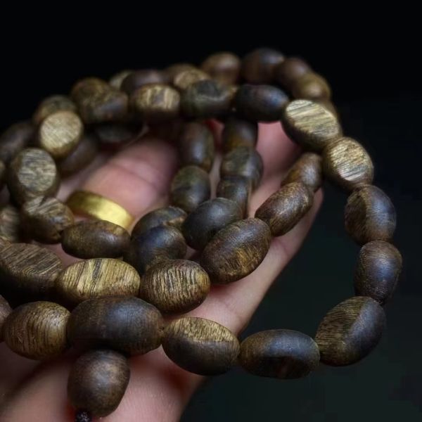 Aromatic Agarwood Beads Handmade for Meditation Prayer and Aromatherapy Supporting Mindfulness and Spiritual Growth