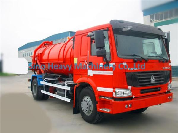 Red Diesel Sewage Suction Truck 6 Cubic Meters with 5m Suction Depth , EURO II