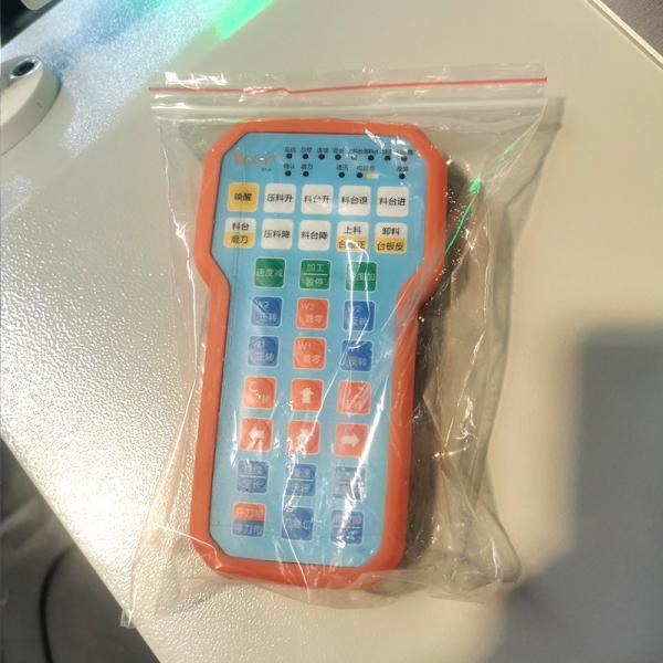 Máquina de corte de espuma de PU industrial controlada por computador com fio abrasivo de alta velocidade