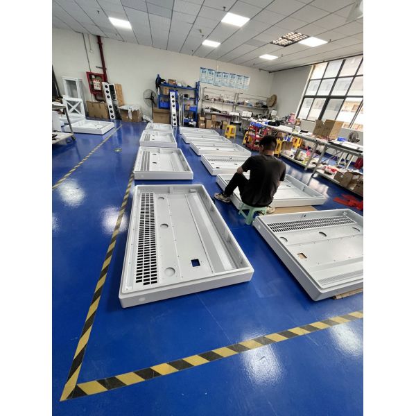 65 Inch 4K Resolution IP65 Waterproof Outdoor Digital Signage LCD Advertising Billboard
