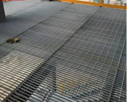 30X100mm Galvanized Steel Heavy Duty Walkway Grating for Outdoor Steps and Platforms