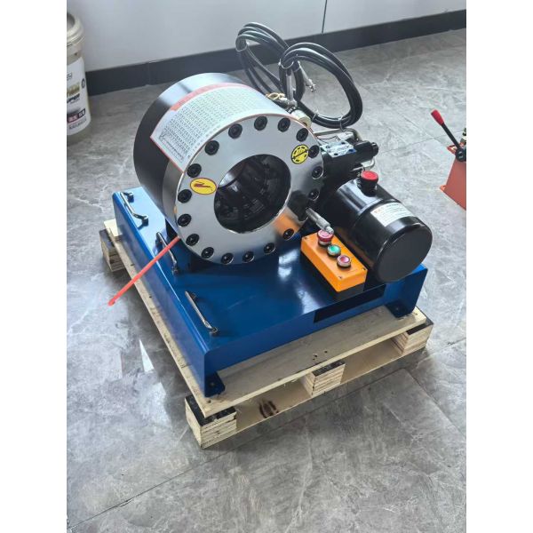 2 Inch 12V/24V Voltage Hydraulic Hose Crimping Machine With 600T Crimping Force 10 Dies And 6-51mm Range For Car Loading