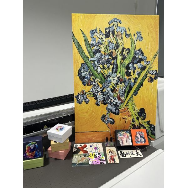 UV Printer 1mx1.5m Large Format Flatbed Printer Industrial Industrial Print Head 1800 Dpi 3D Embossed Effect OEM ODM