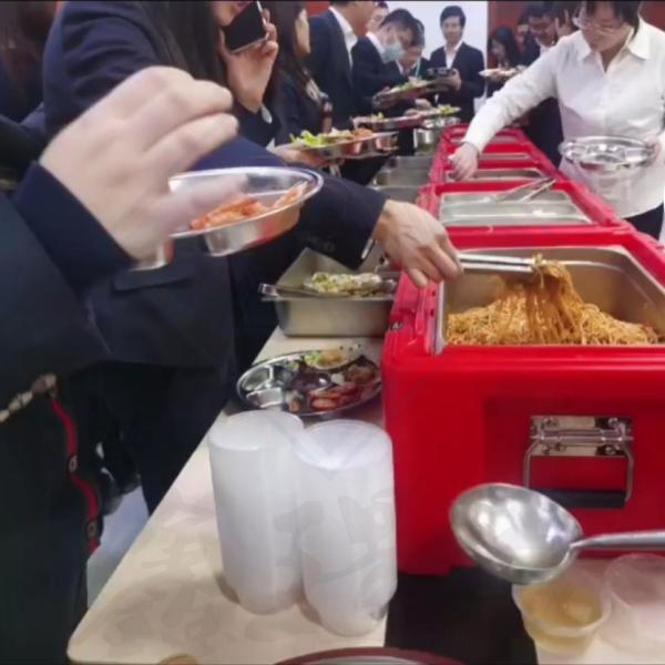 Customized Color Dish Collecting Trolley for Restaurant Efficiency and Organization